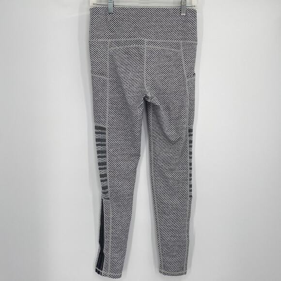Mono B Striped 7/8 Length Workout Leggings Size Large - Picture 5 of 6